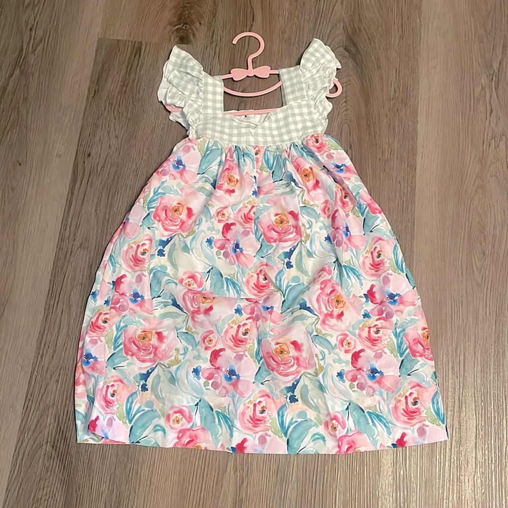 Smocked by Laya & Linc green and white gingham floral dress size 5 dress